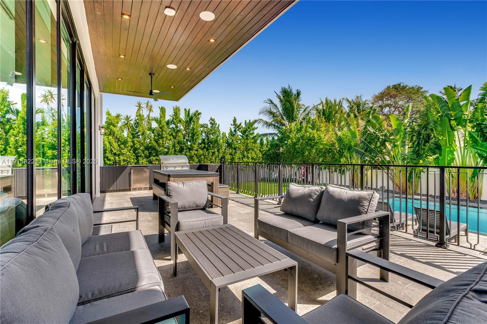 9045 Hawthorne Ave Surfside, FL 33154