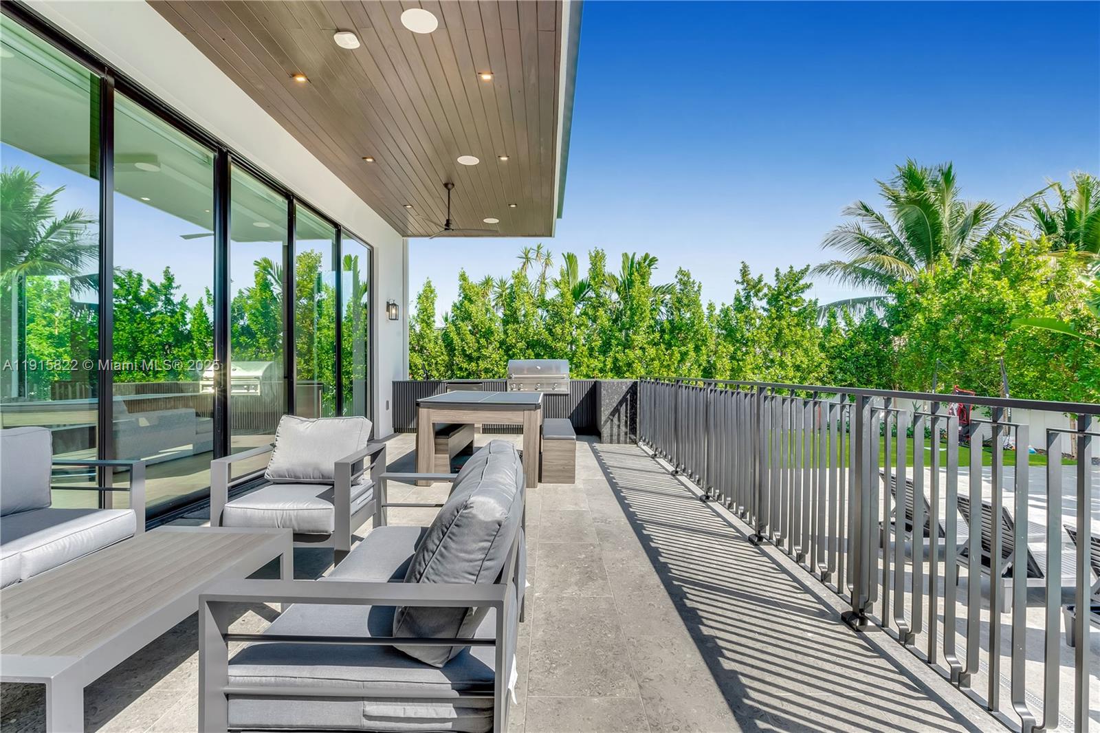 9045 Hawthorne Ave Surfside, FL 33154