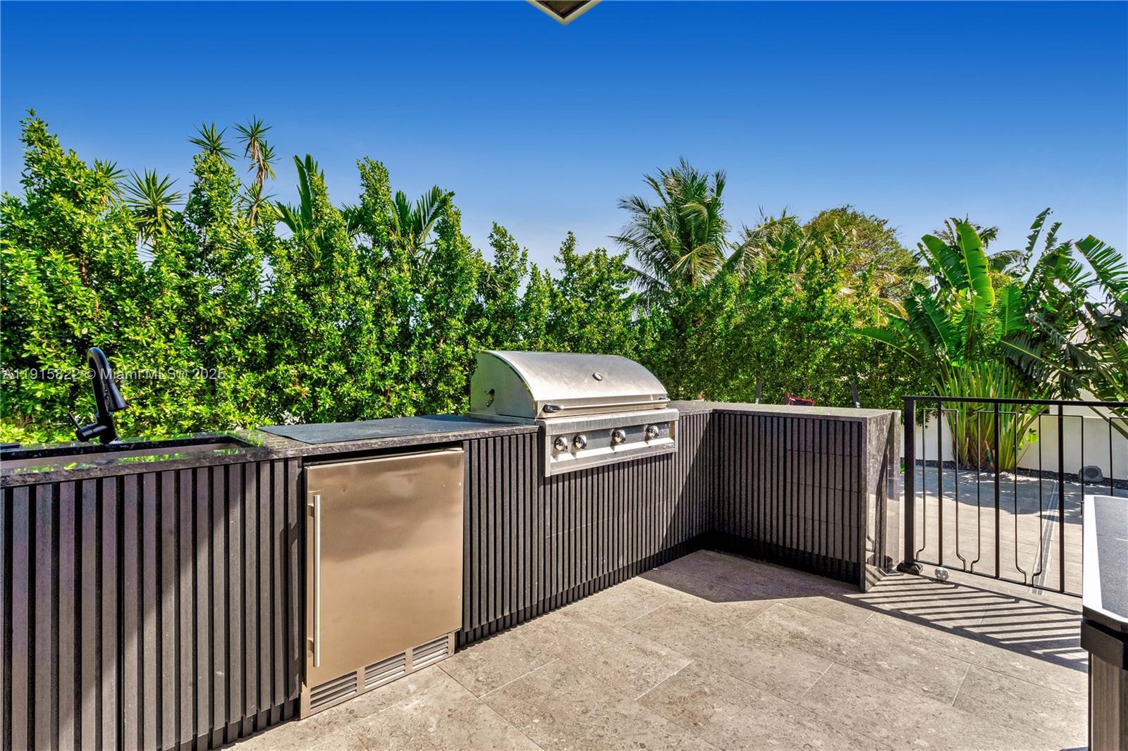 9045 Hawthorne Ave Surfside, FL 33154