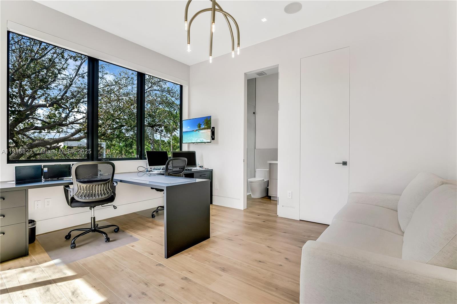 9045 Hawthorne Ave Surfside, FL 33154