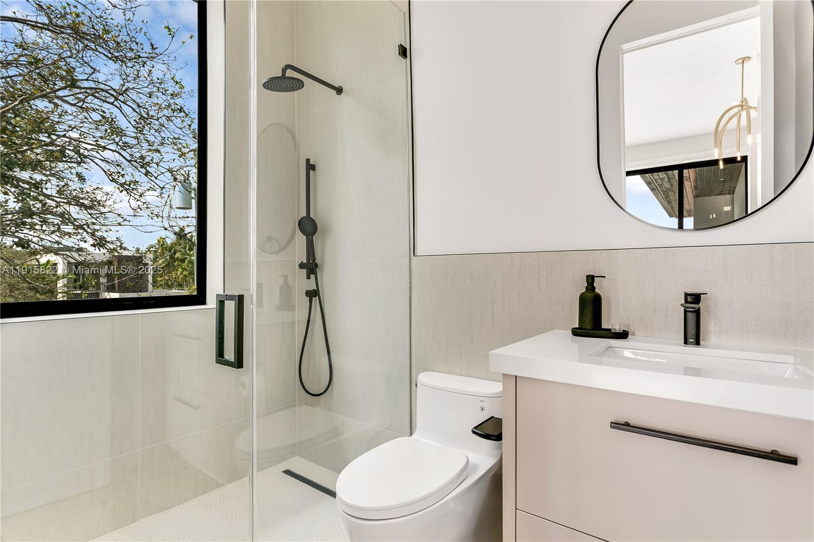 9045 Hawthorne Ave Surfside, FL 33154