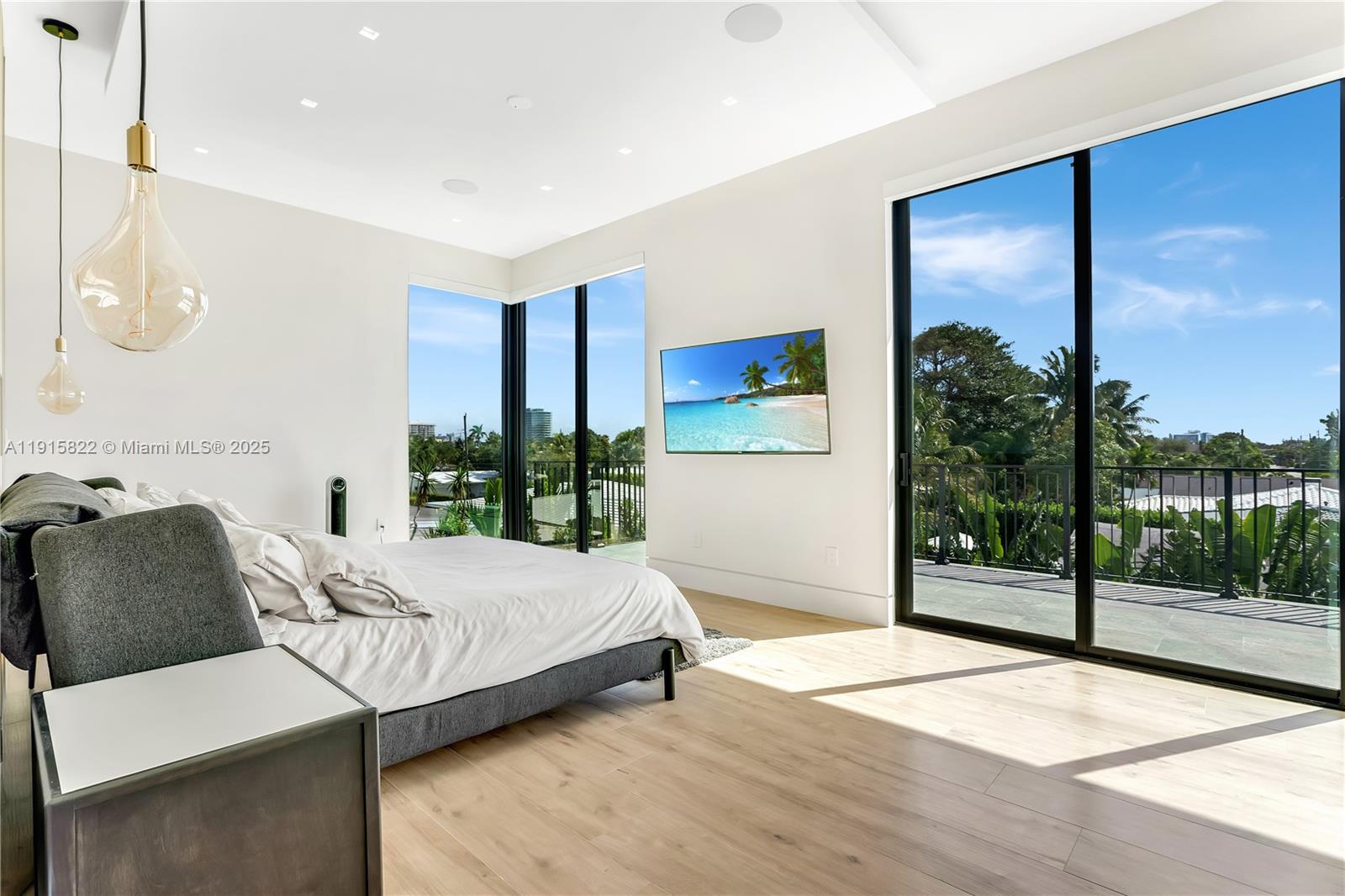 9045 Hawthorne Ave Surfside, FL 33154