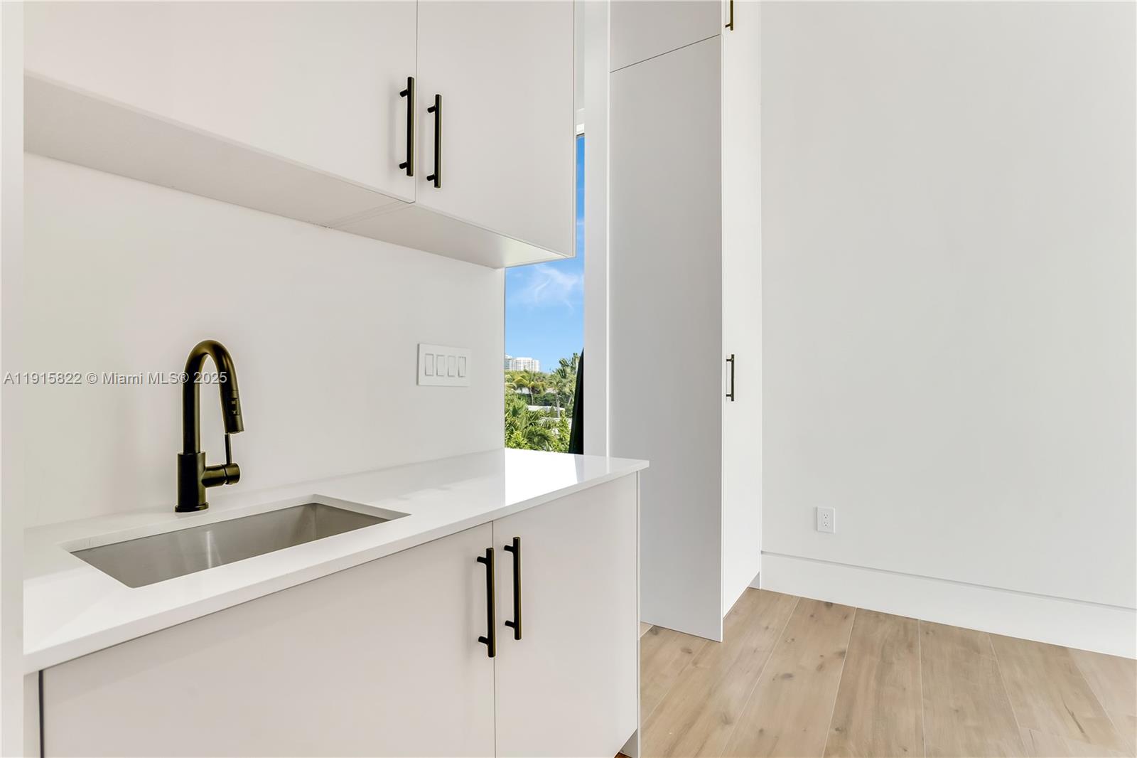 9045 Hawthorne Ave Surfside, FL 33154