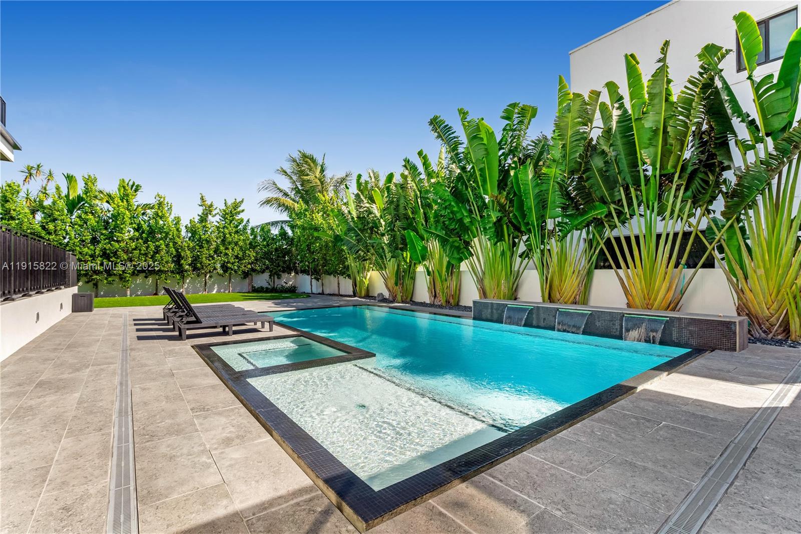 9045 Hawthorne Ave Surfside, FL 33154