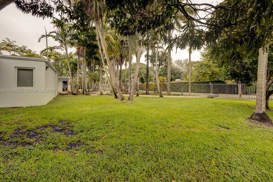 8290 Sunset Dr Miami, FL 33143