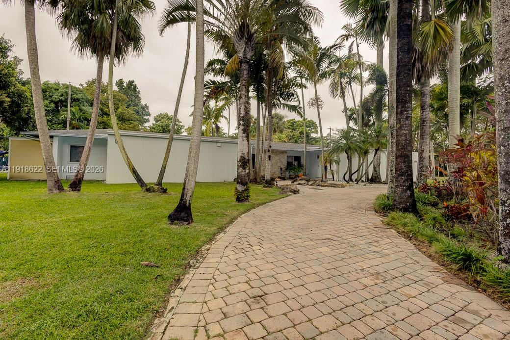 8290 Sunset Dr Miami, FL 33143