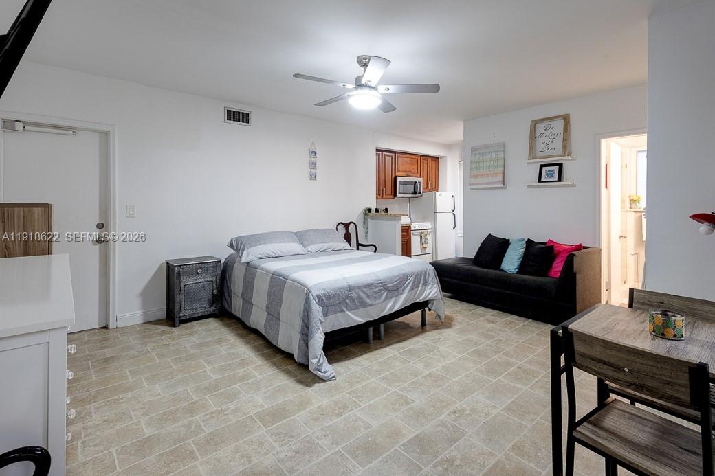 8290 Sunset Dr Miami, FL 33143