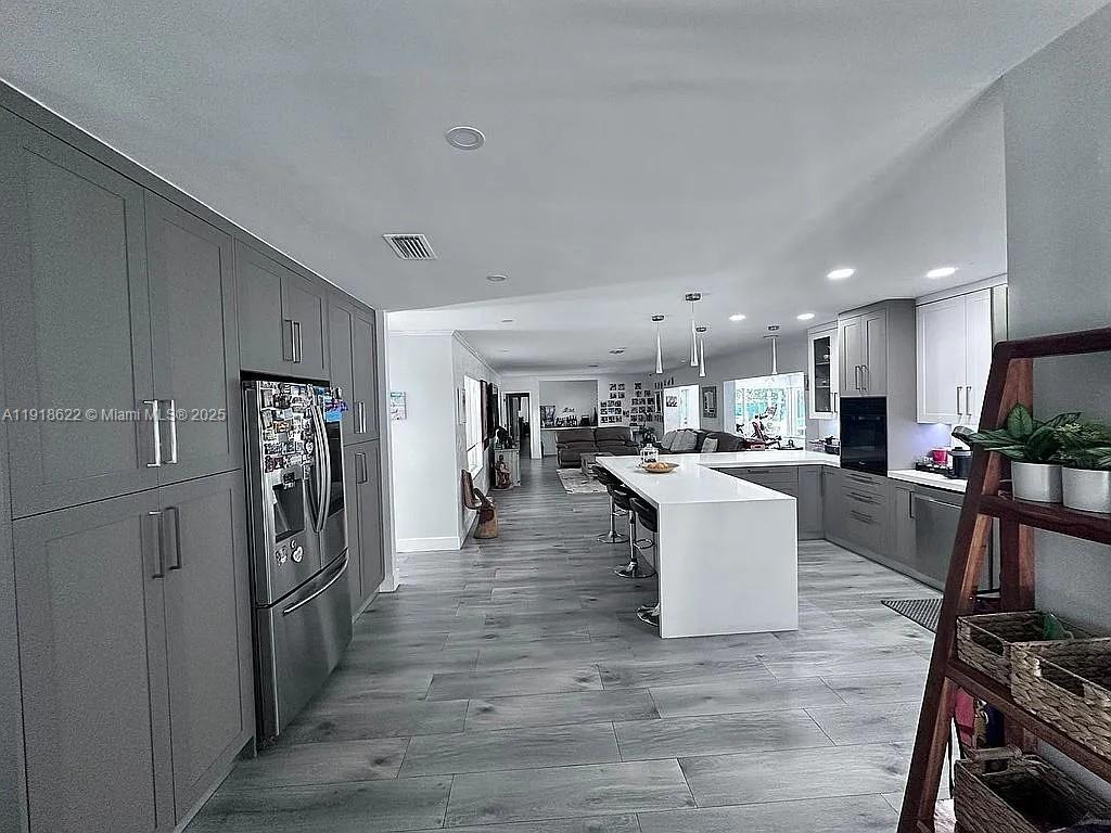 8290 Sunset Dr Miami, FL 33143