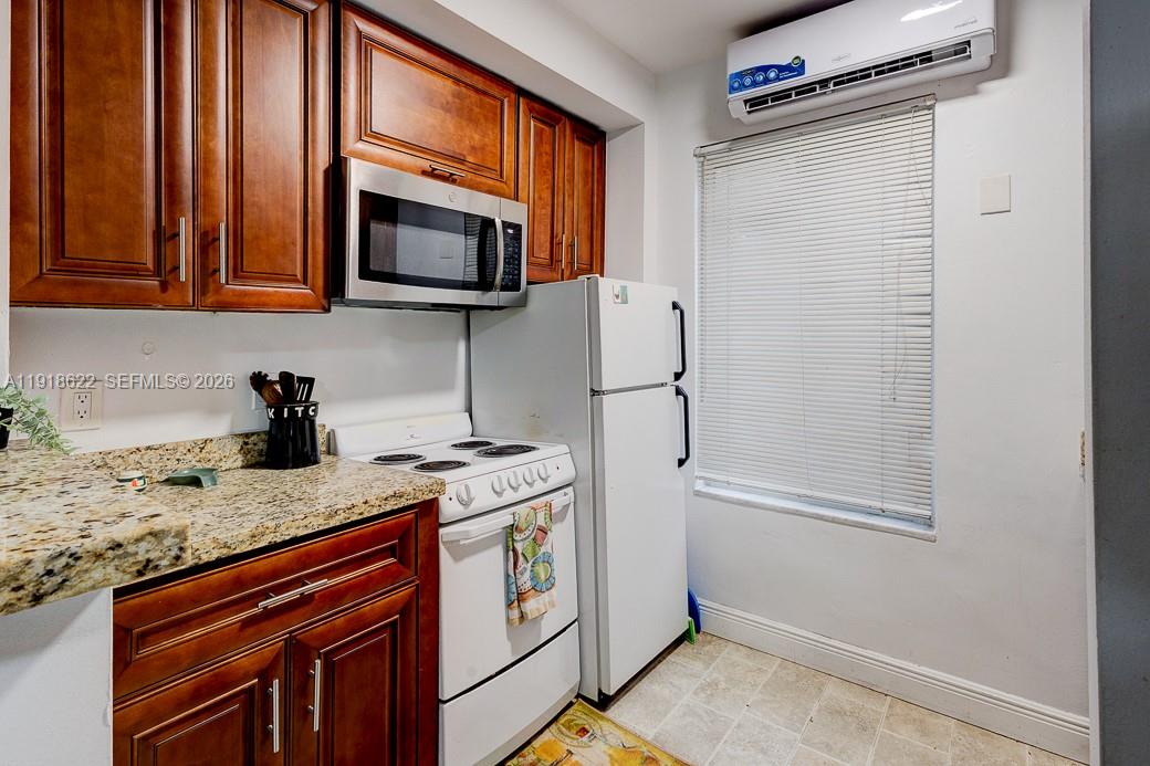 8290 Sunset Dr Miami, FL 33143