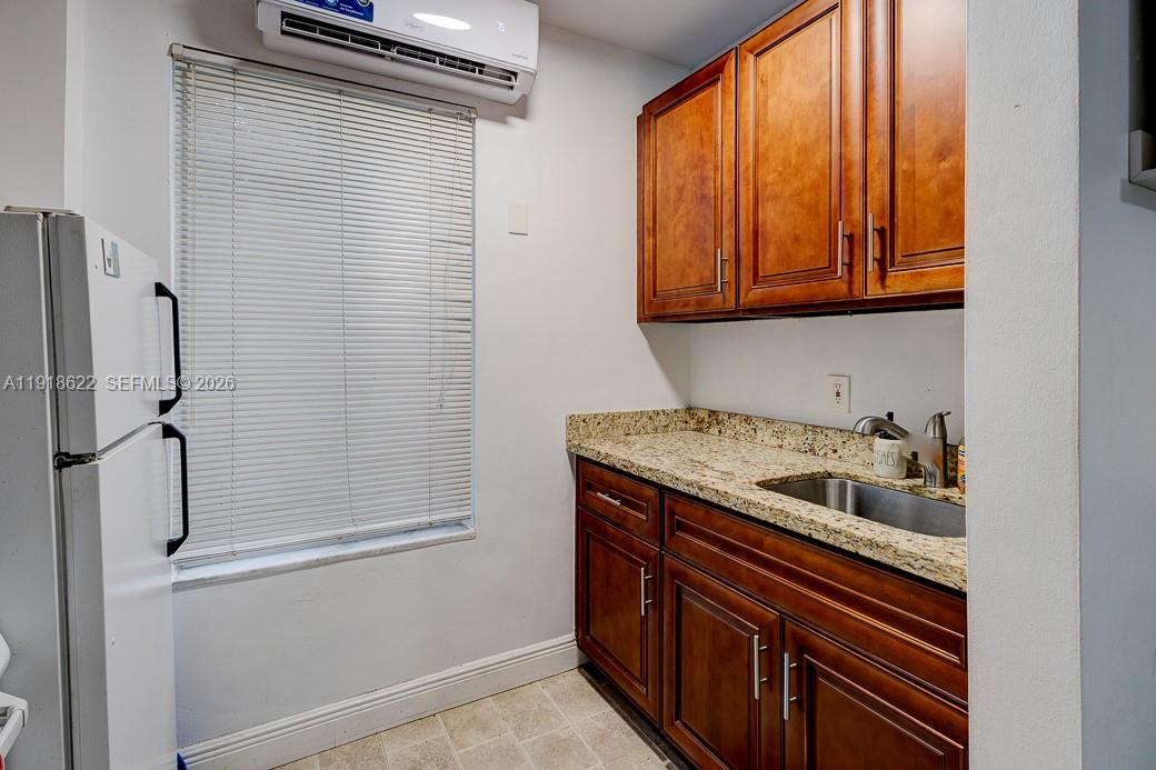 8290 Sunset Dr Miami, FL 33143