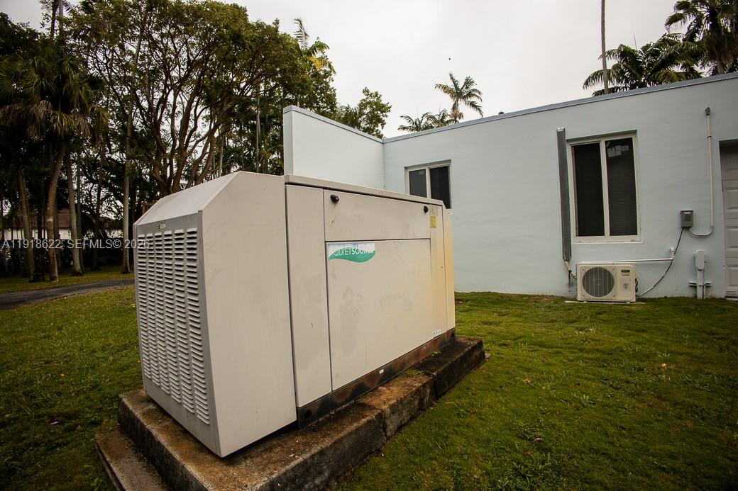 8290 Sunset Dr Miami, FL 33143