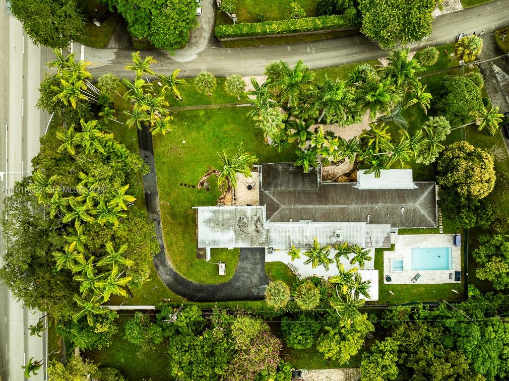 8290 Sunset Dr Miami, FL 33143