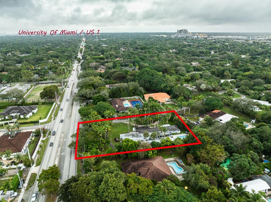 8290 Sunset Dr Miami, FL 33143