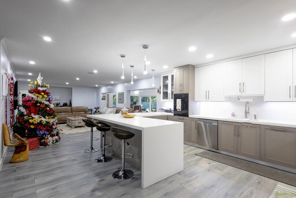 8290 Sunset Dr Miami, FL 33143