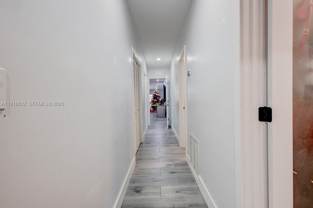 8290 Sunset Dr Miami, FL 33143