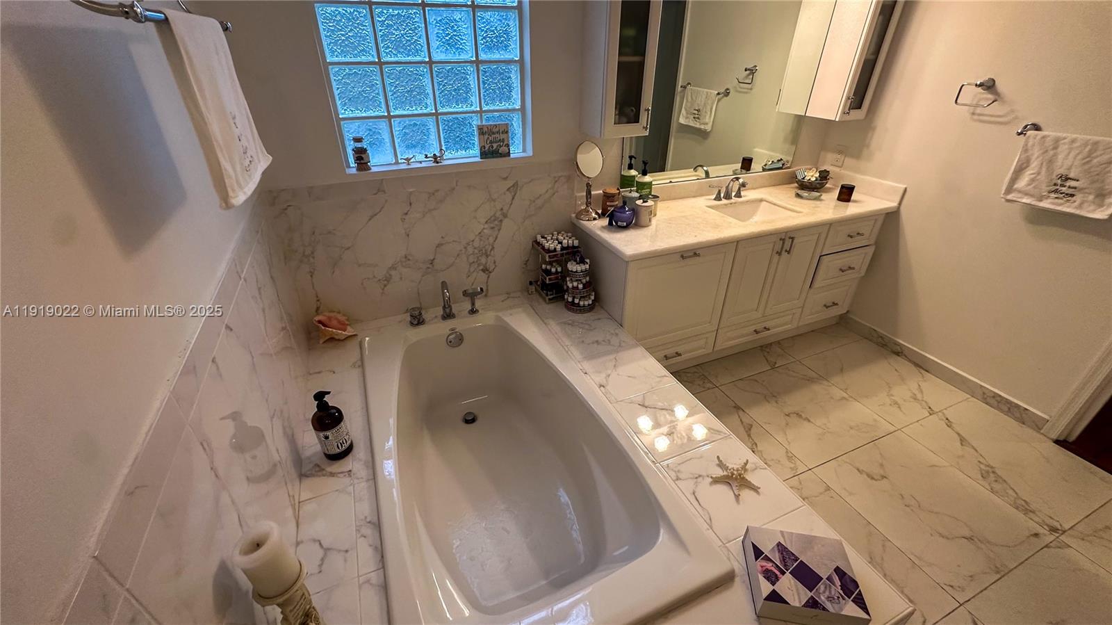 16368 SW 43rd Ter Kendall, FL 33185