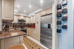 1985 S Ocean Dr #17D