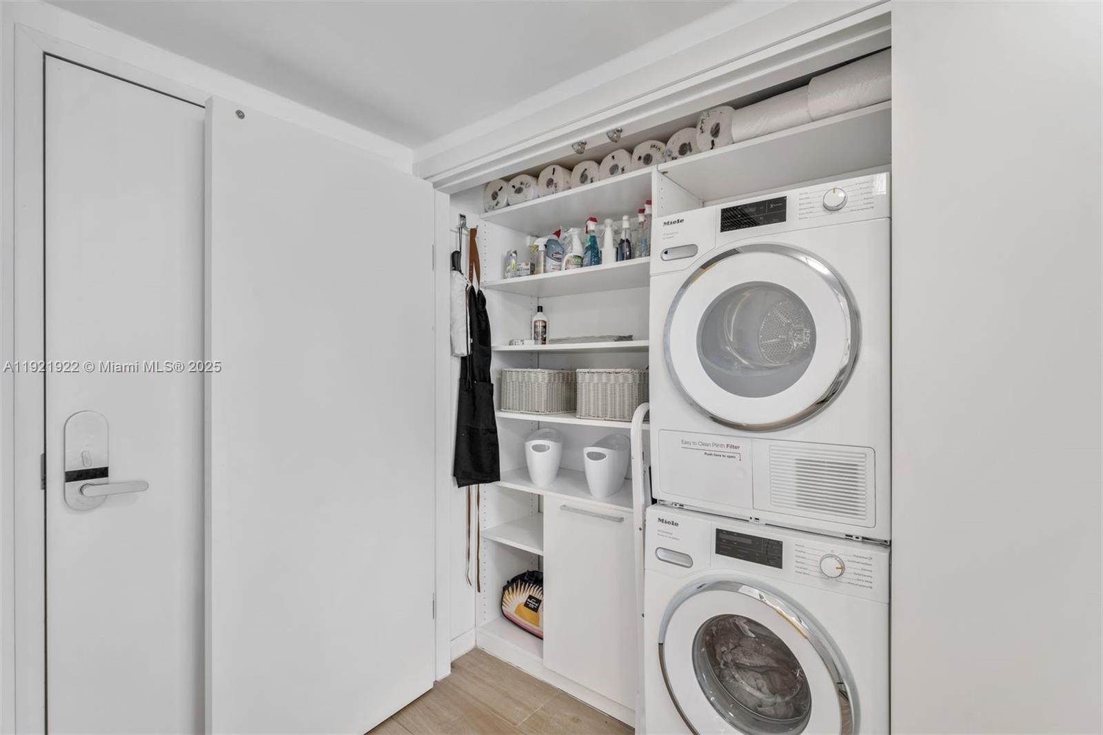 2301 Collins Ave #902 Miami Beach, FL 33139