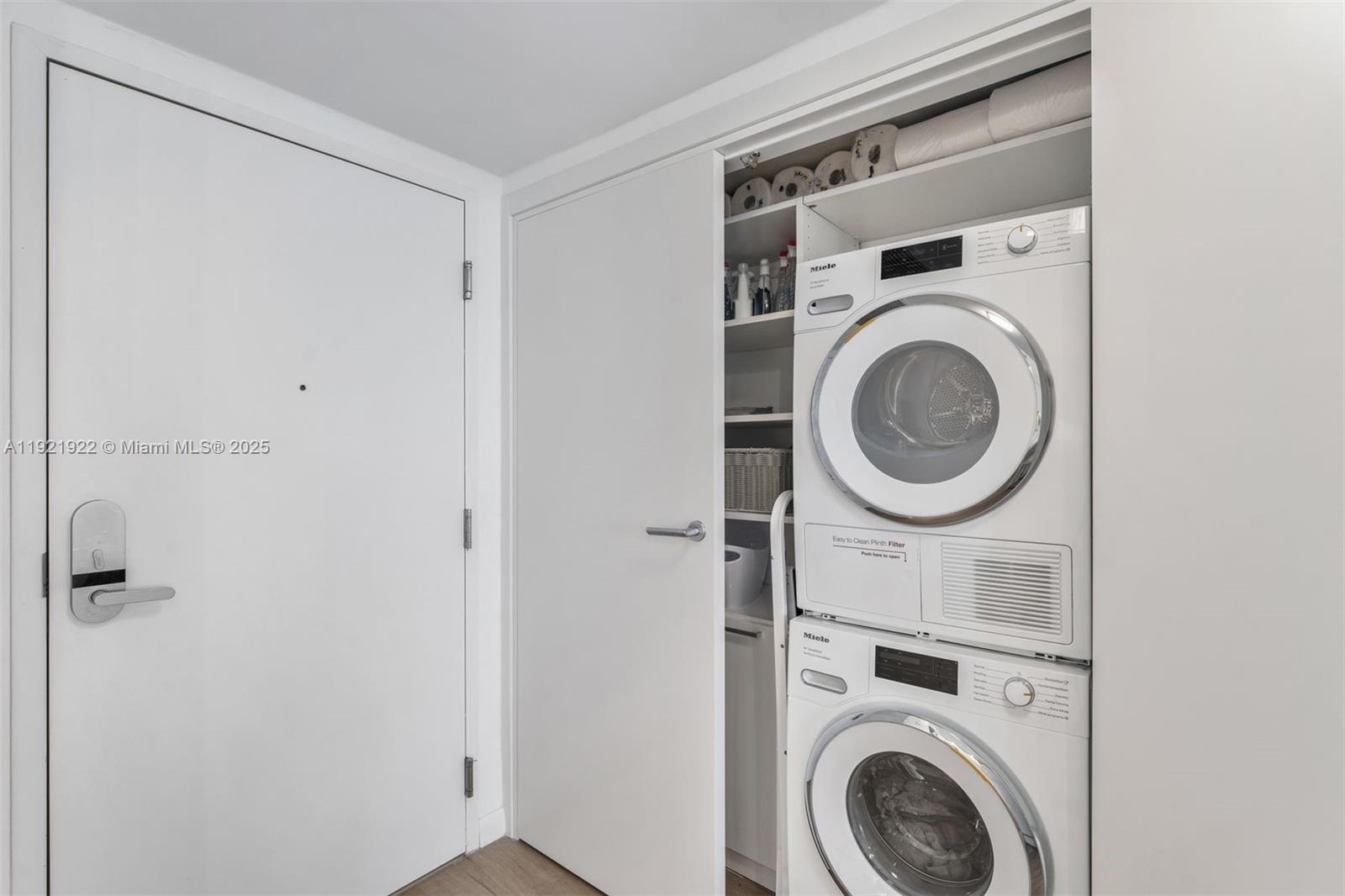 2301 Collins Ave #902 Miami Beach, FL 33139