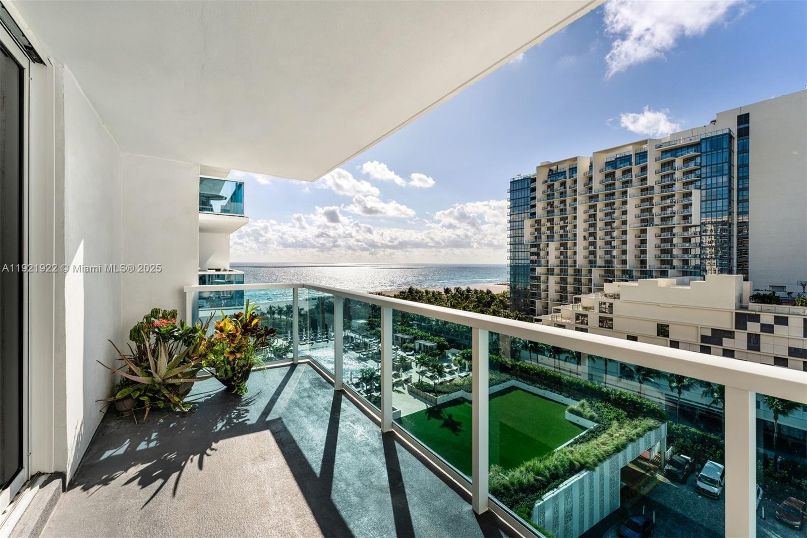 2301 Collins Ave #902 Miami Beach, FL 33139