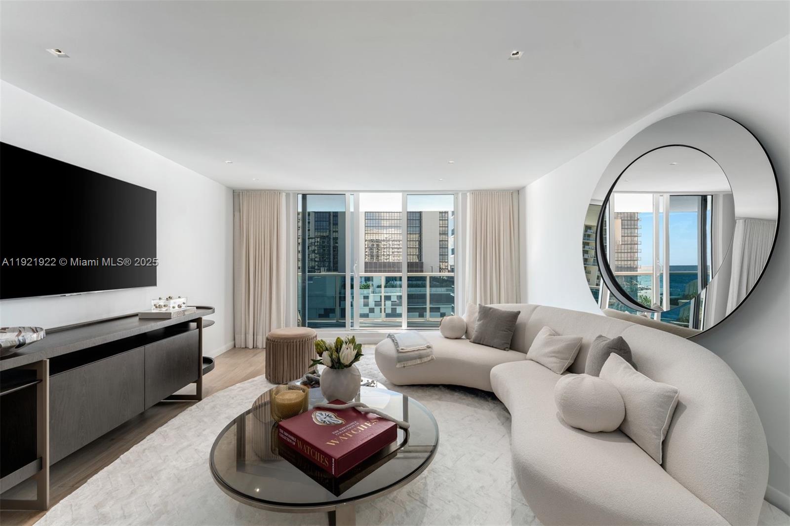 2301 Collins Ave #902 Miami Beach, FL 33139