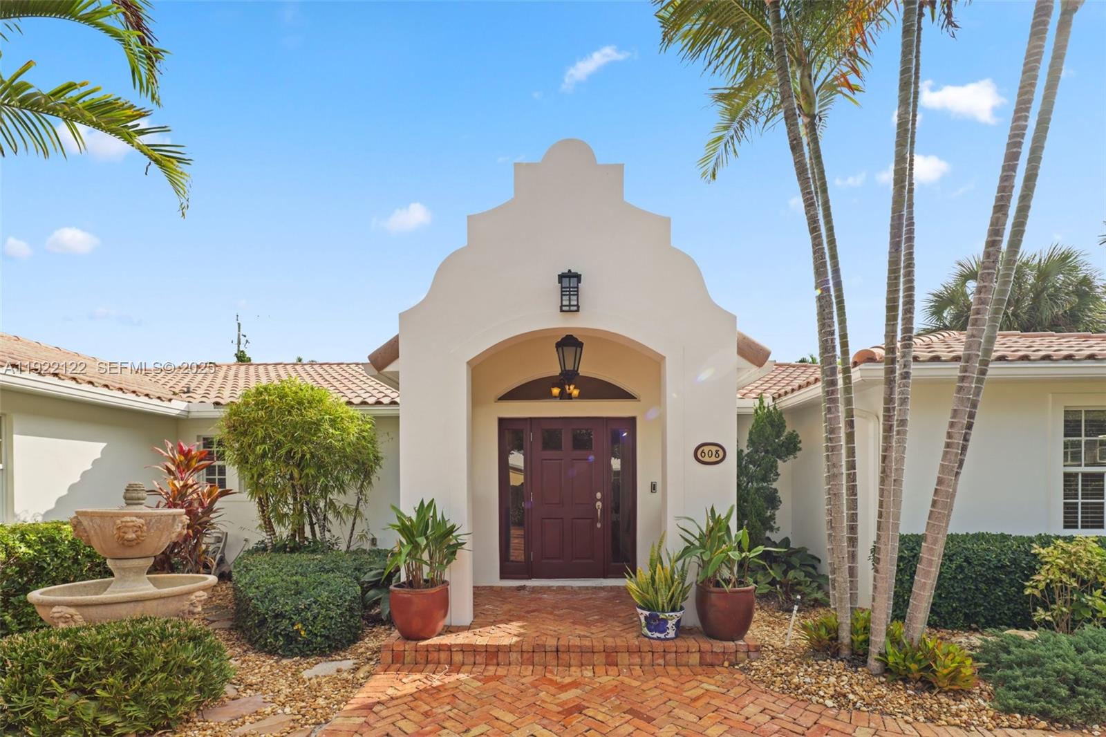 608 Middle Riv Dr Fort Lauderdale, FL 33304