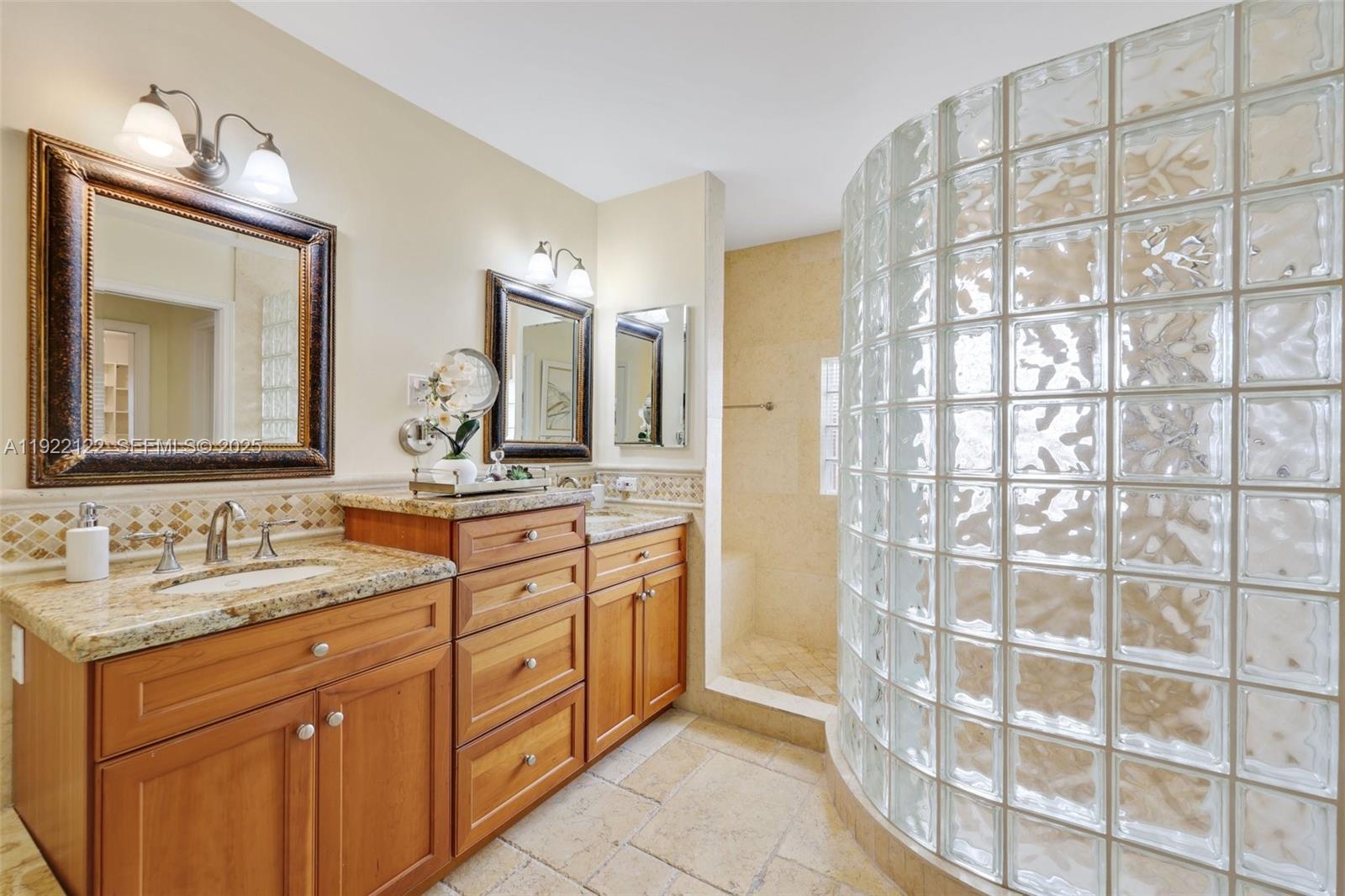 608 Middle Riv Dr Fort Lauderdale, FL 33304