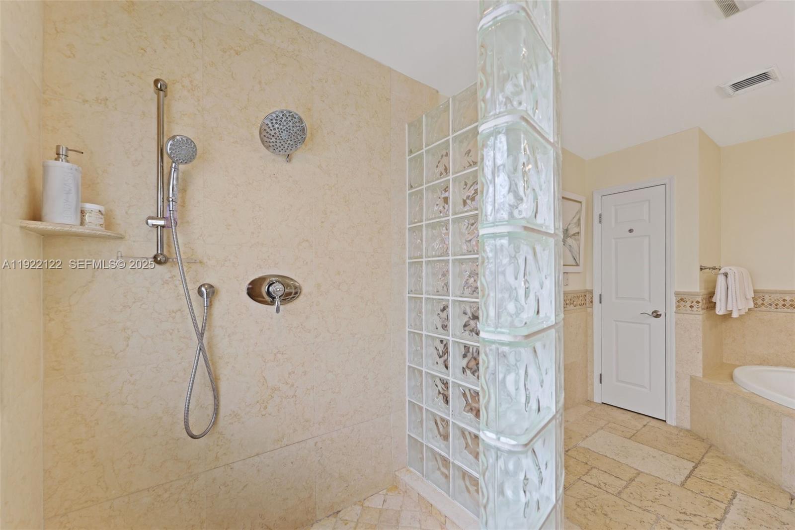 608 Middle Riv Dr Fort Lauderdale, FL 33304