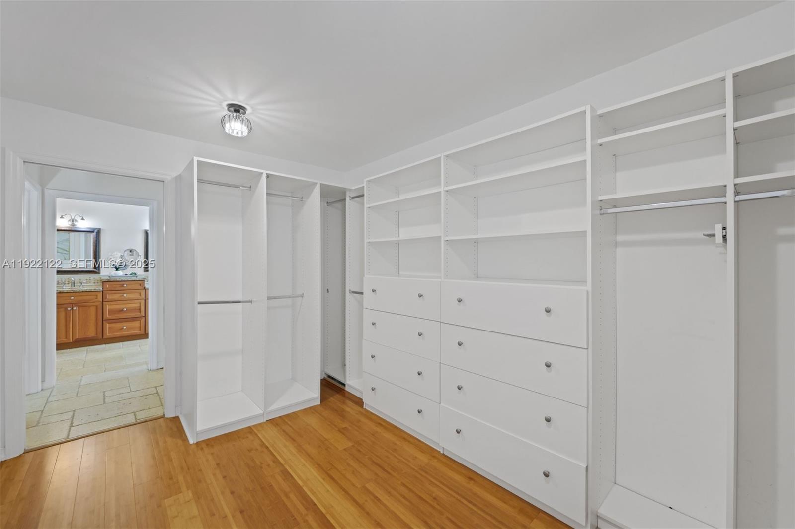 608 Middle Riv Dr Fort Lauderdale, FL 33304