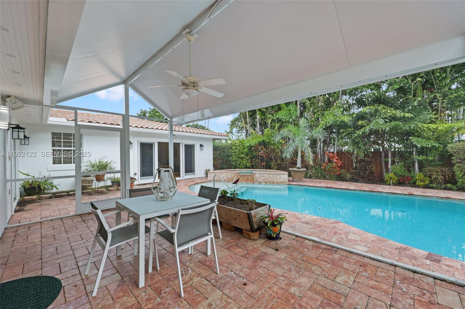 608 Middle Riv Dr Fort Lauderdale, FL 33304