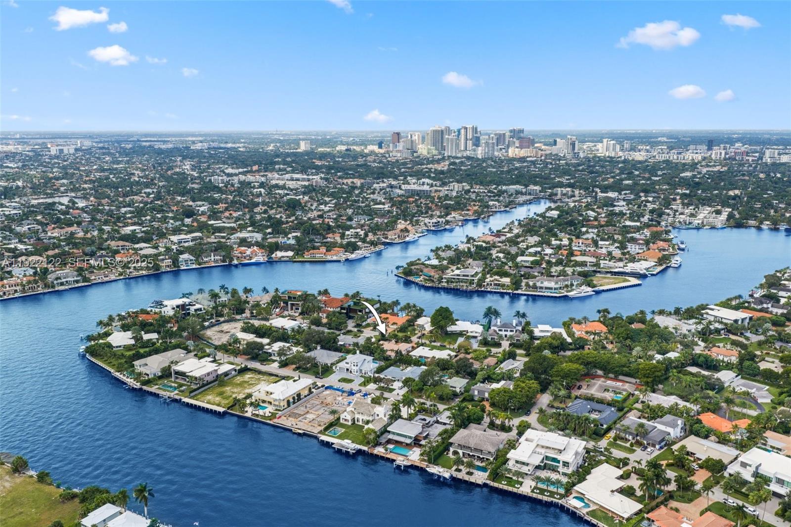 608 Middle Riv Dr Fort Lauderdale, FL 33304