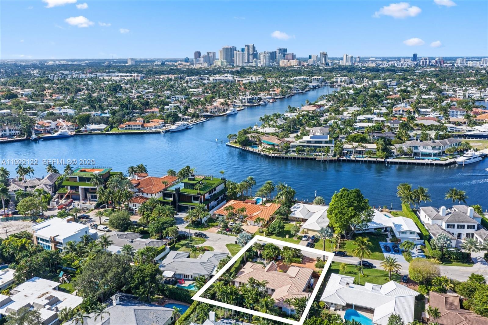 608 Middle Riv Dr Fort Lauderdale, FL 33304