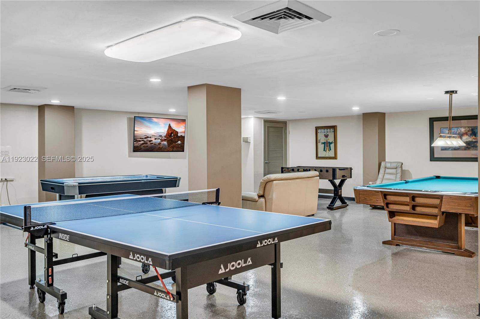 image Winston Towers 50015