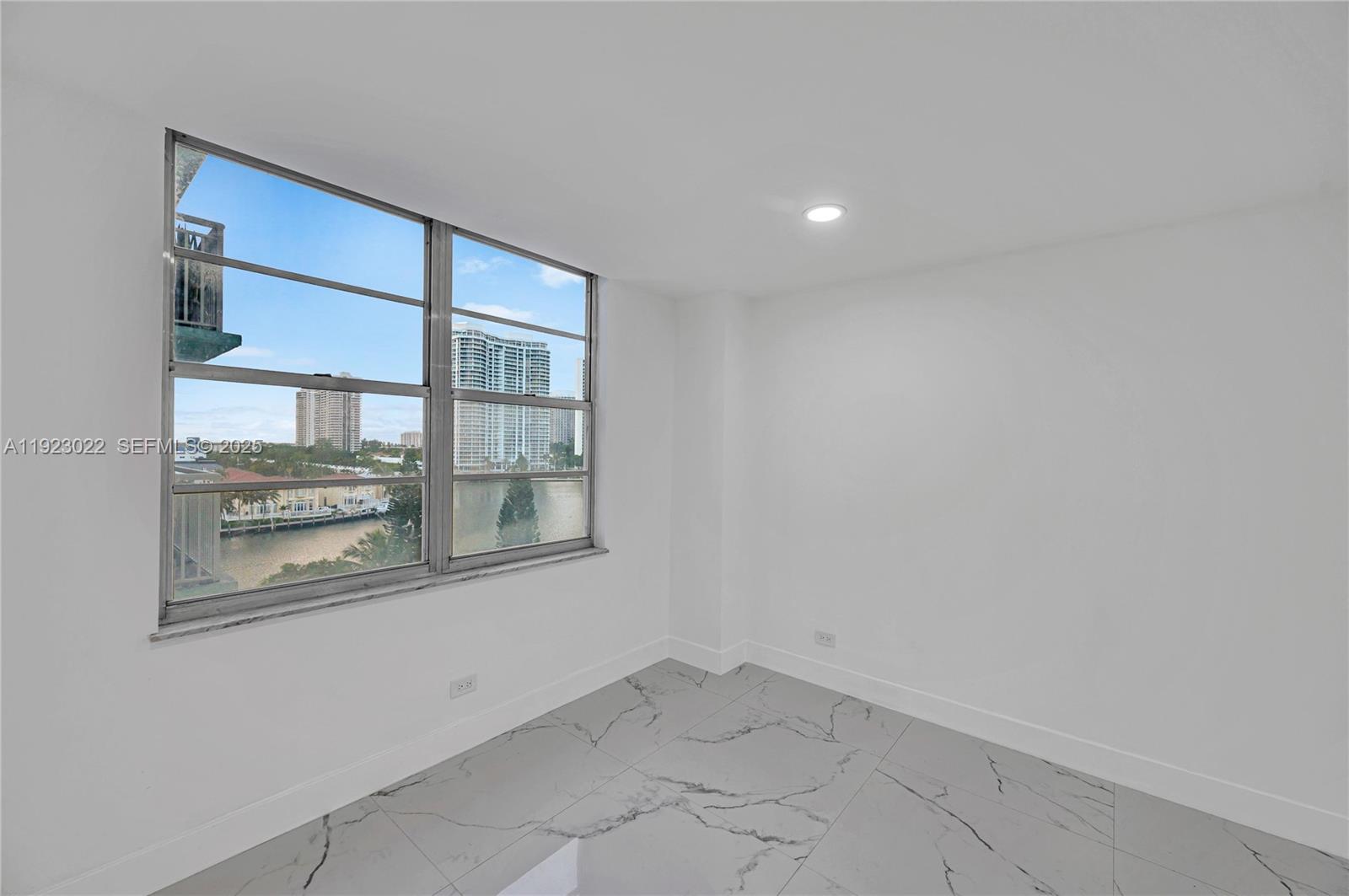 image Winston Towers 5007