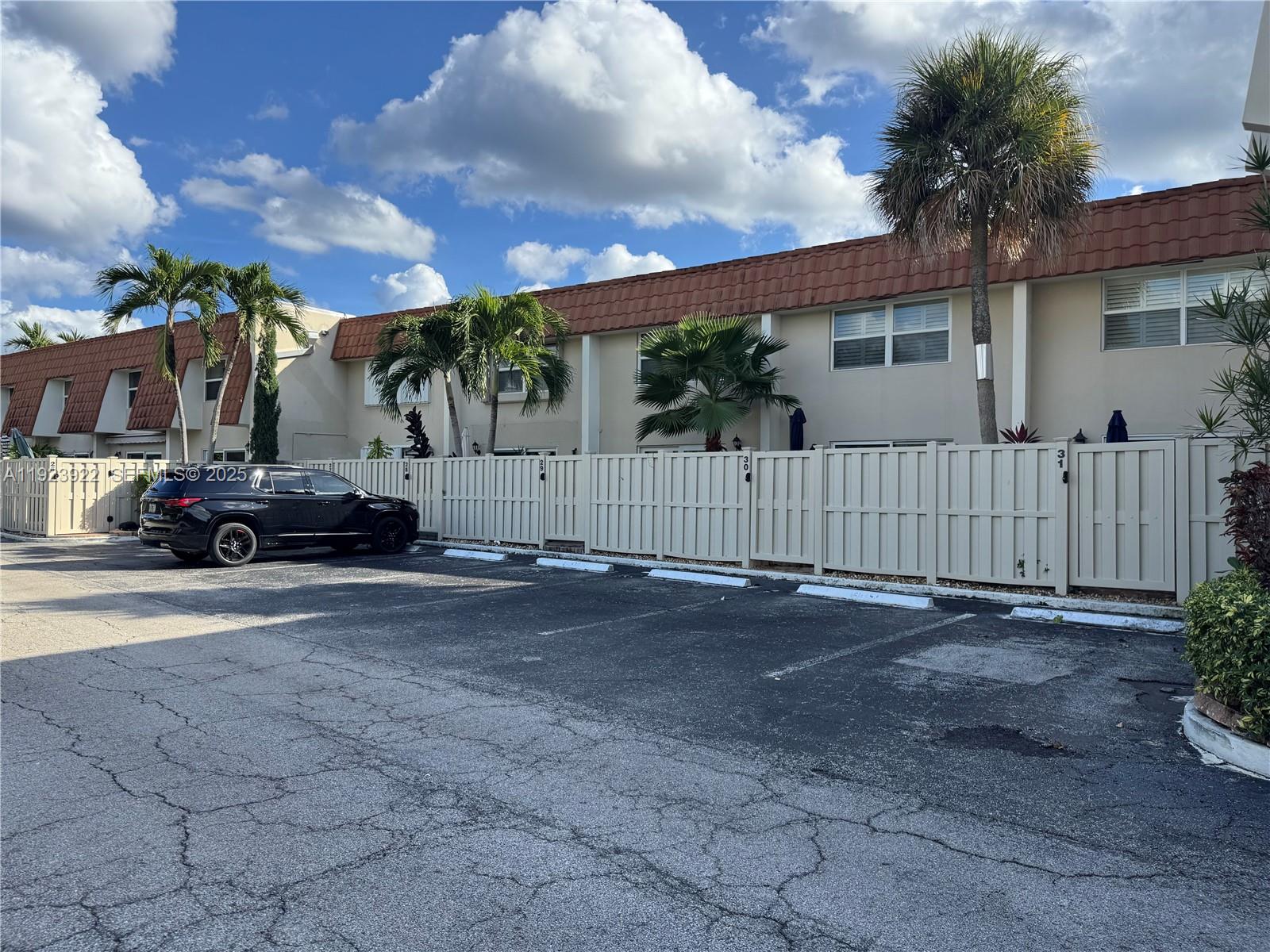 5555 N Ocean Blvd #28 Lauderdale By The Sea, FL 33308