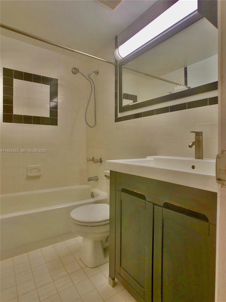 1127 Euclid Ave #203 Miami Beach, FL 33139