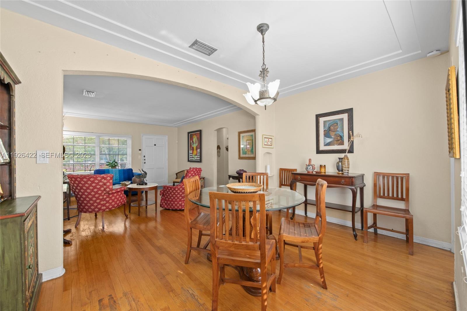 2460 SW 24th St Miami, FL 33145