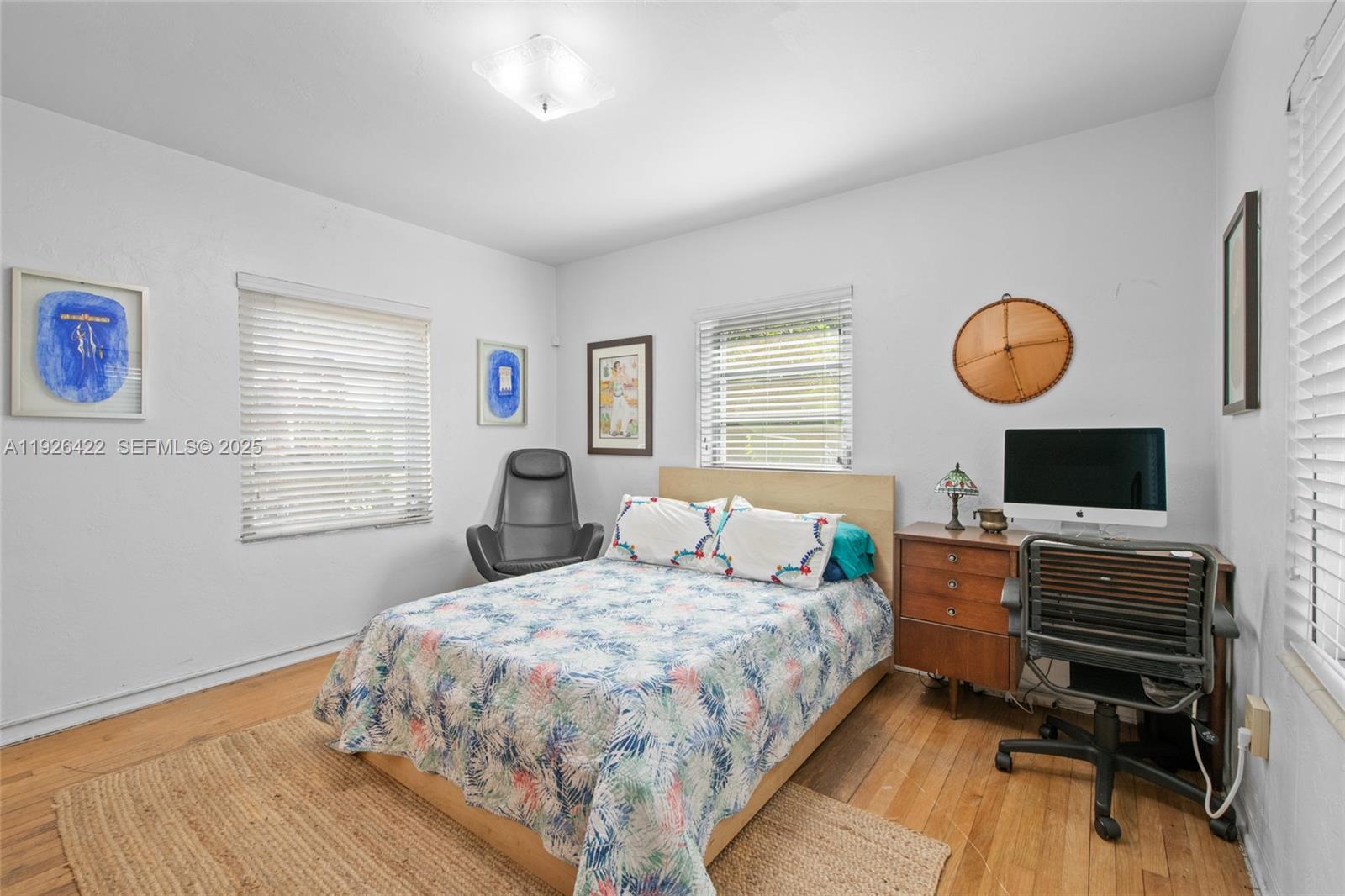 2460 SW 24th St Miami, FL 33145