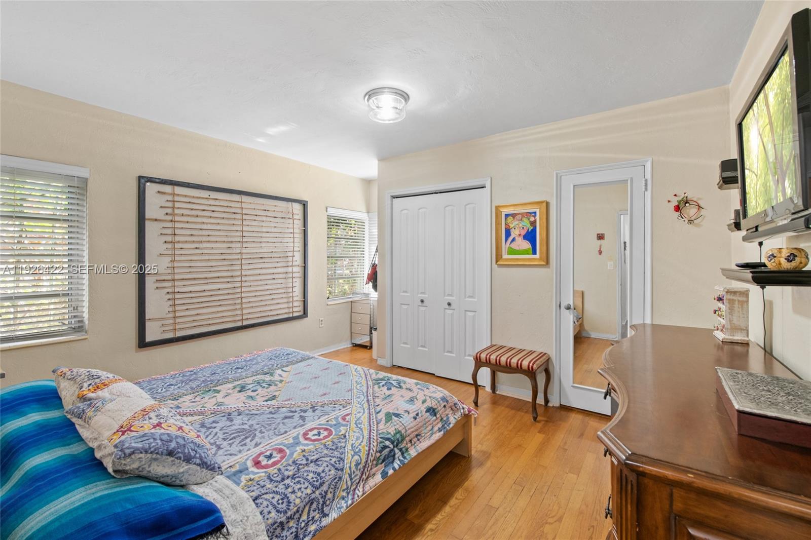 2460 SW 24th St Miami, FL 33145