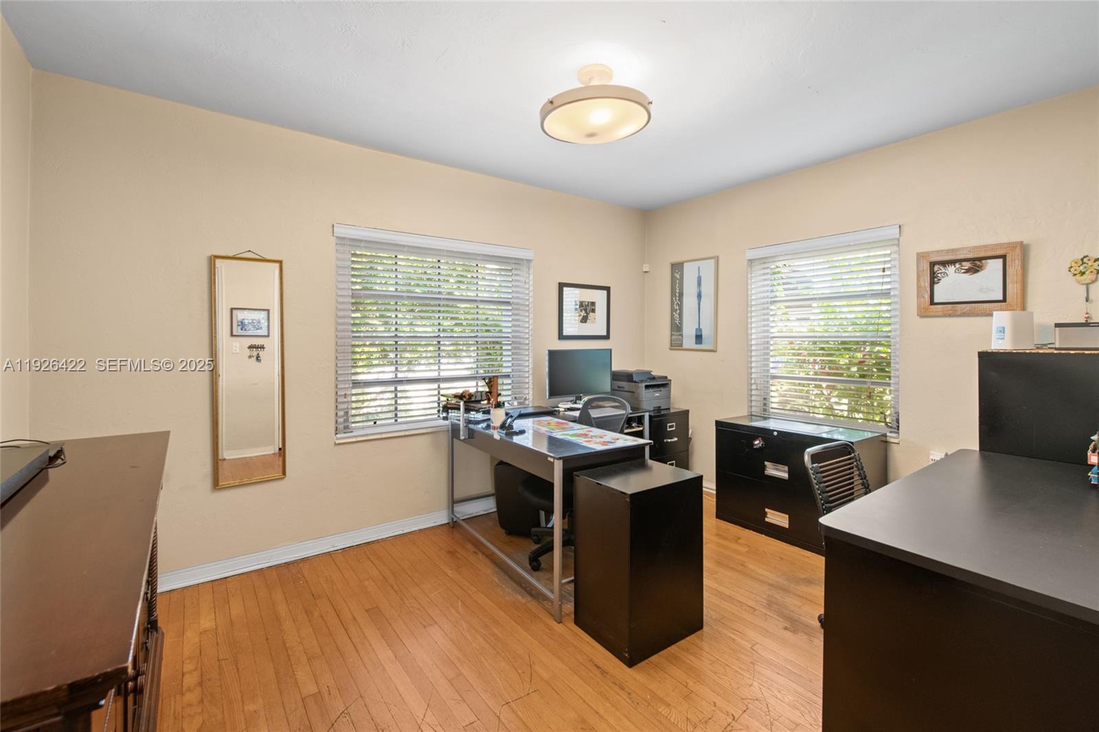 2460 SW 24th St Miami, FL 33145