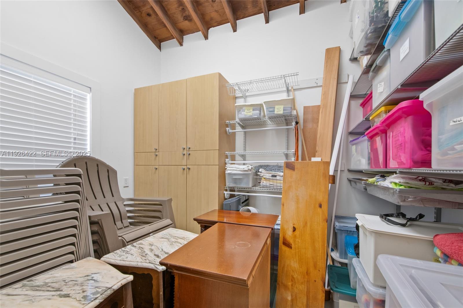 2460 SW 24th St Miami, FL 33145