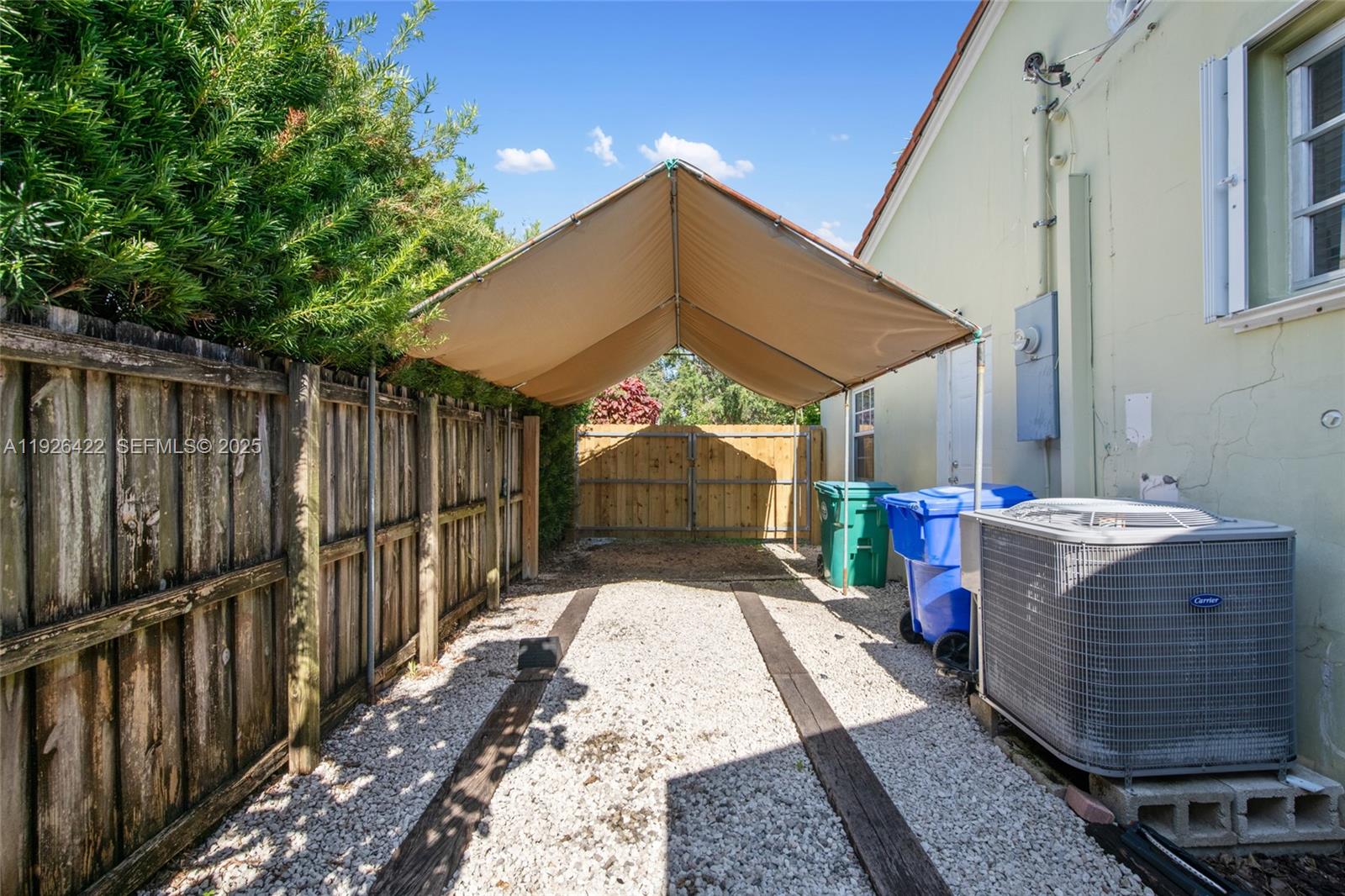 2460 SW 24th St Miami, FL 33145