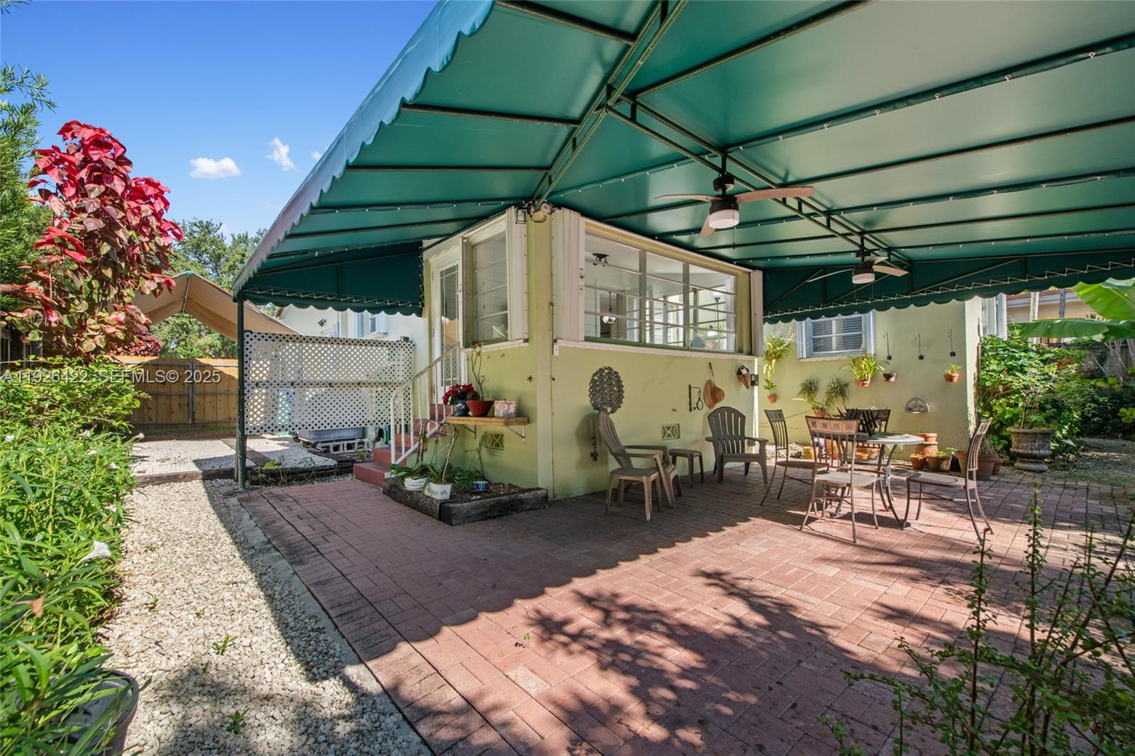 2460 SW 24th St Miami, FL 33145