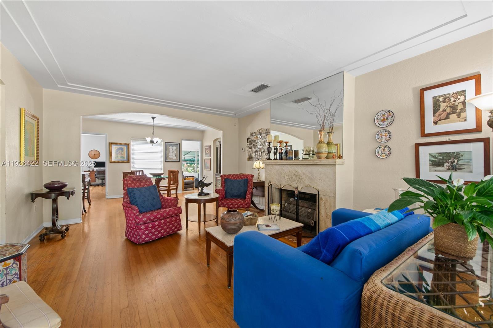 2460 SW 24th St Miami, FL 33145