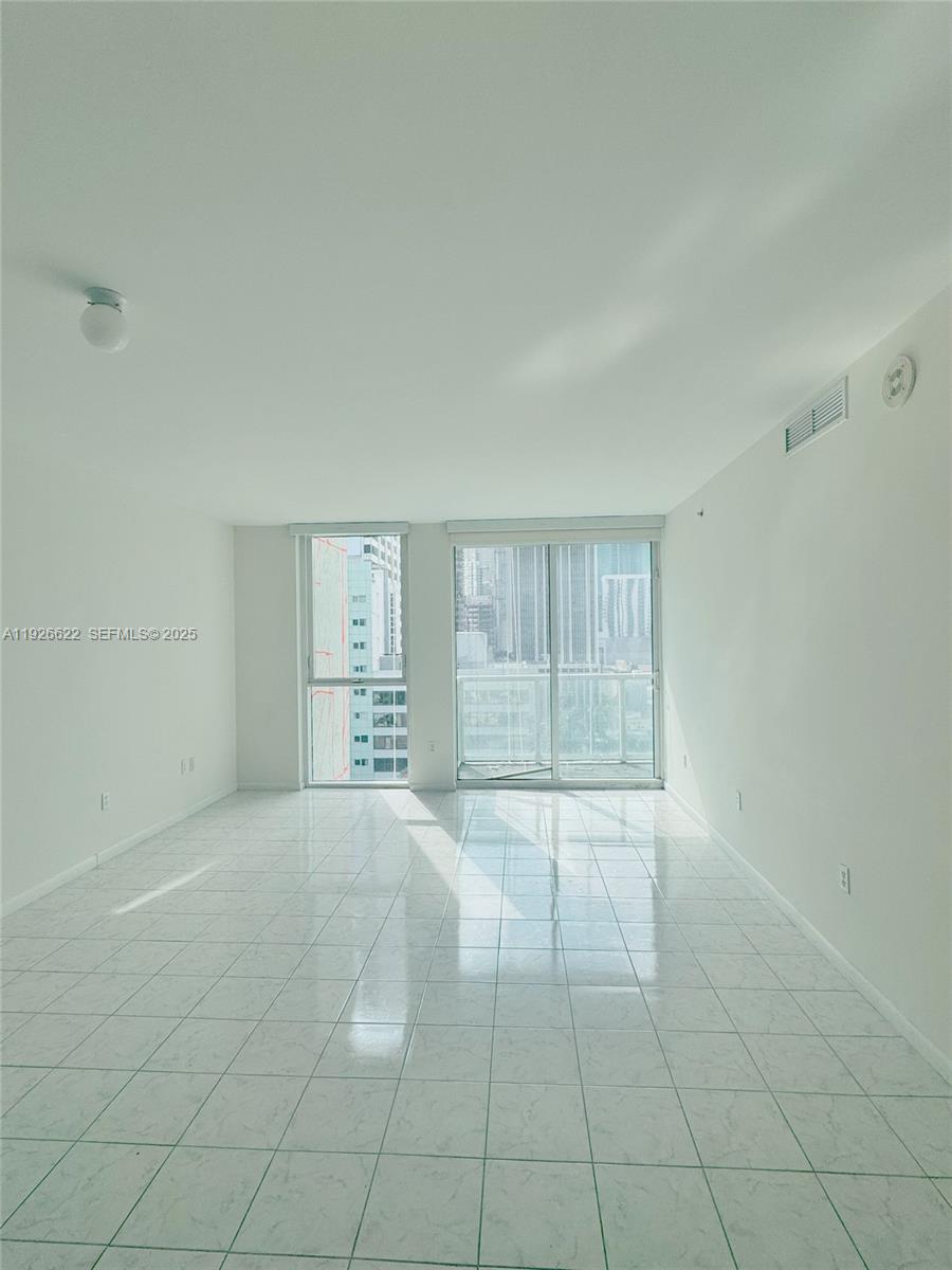 image Vizcayne North1