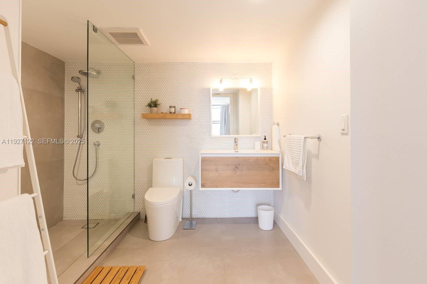 17600 N Bay Rd #N403 Sunny Isles Beach, FL 33160