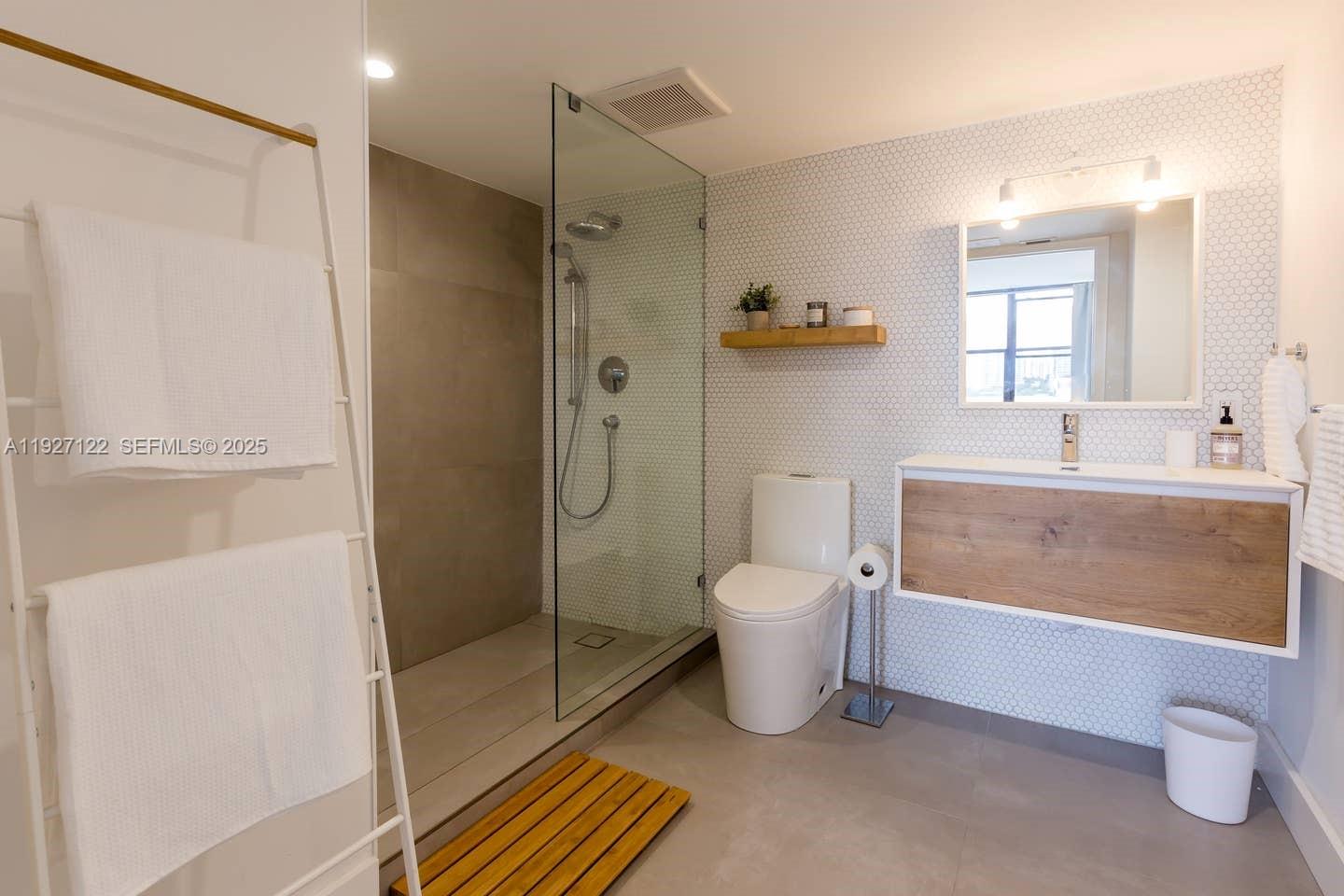 17600 N Bay Rd #N403 Sunny Isles Beach, FL 33160