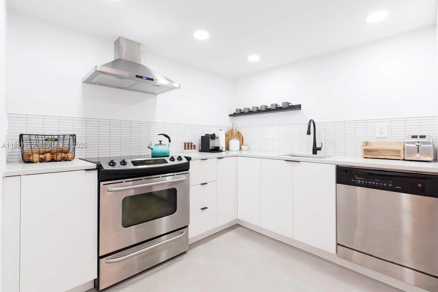 17600 N Bay Rd #N403 Sunny Isles Beach, FL 33160