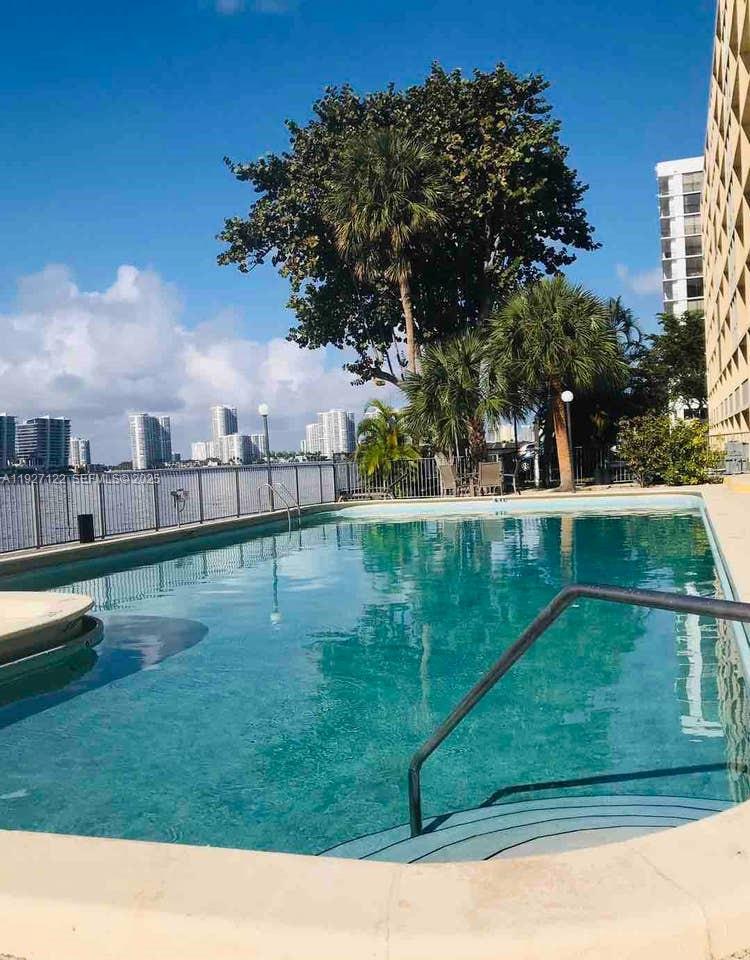 17600 N Bay Rd #N403 Sunny Isles Beach, FL 33160