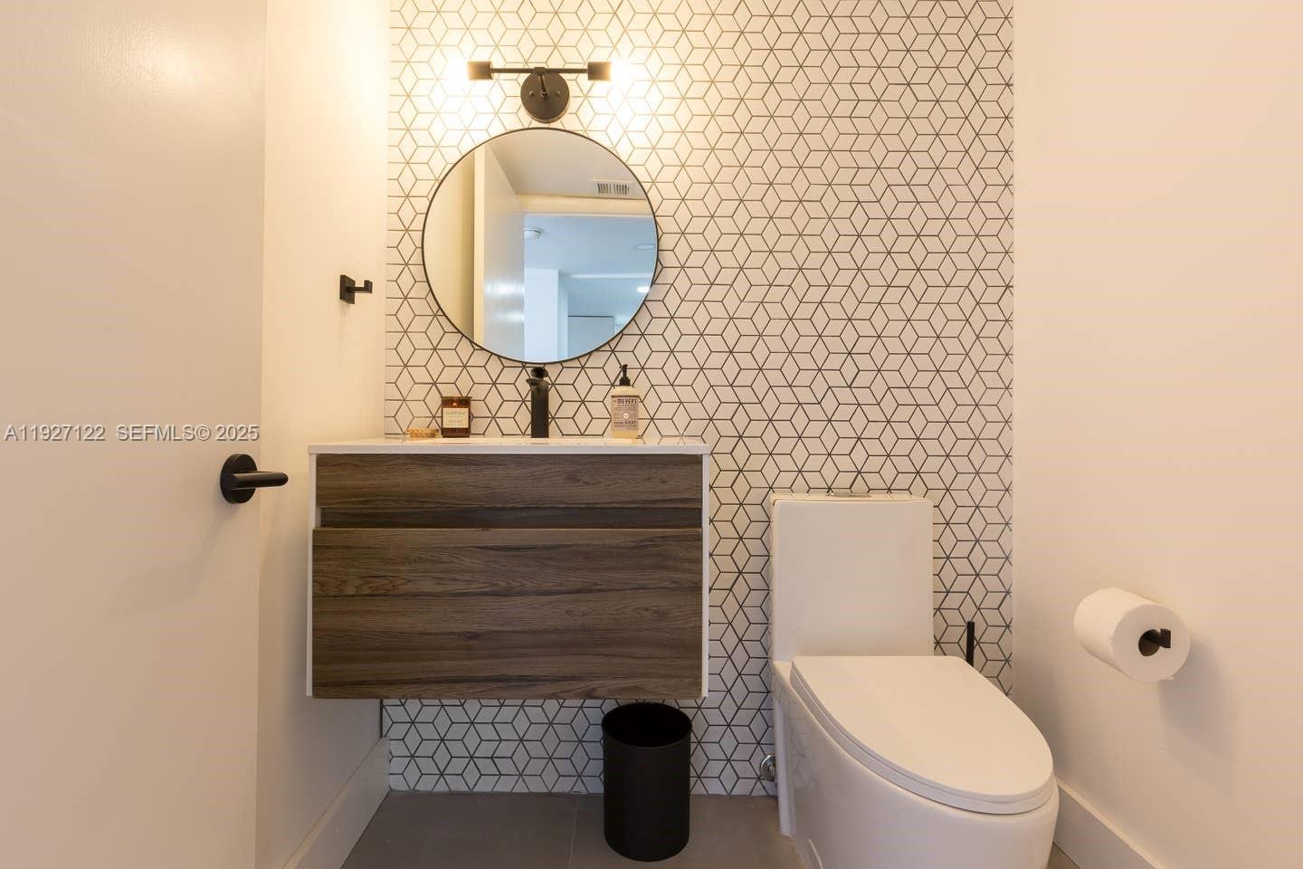 17600 N Bay Rd #N403 Sunny Isles Beach, FL 33160